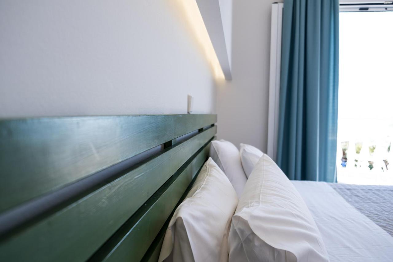 Christina Beachfront Rooms By Hotelius Petrití Exteriör bild